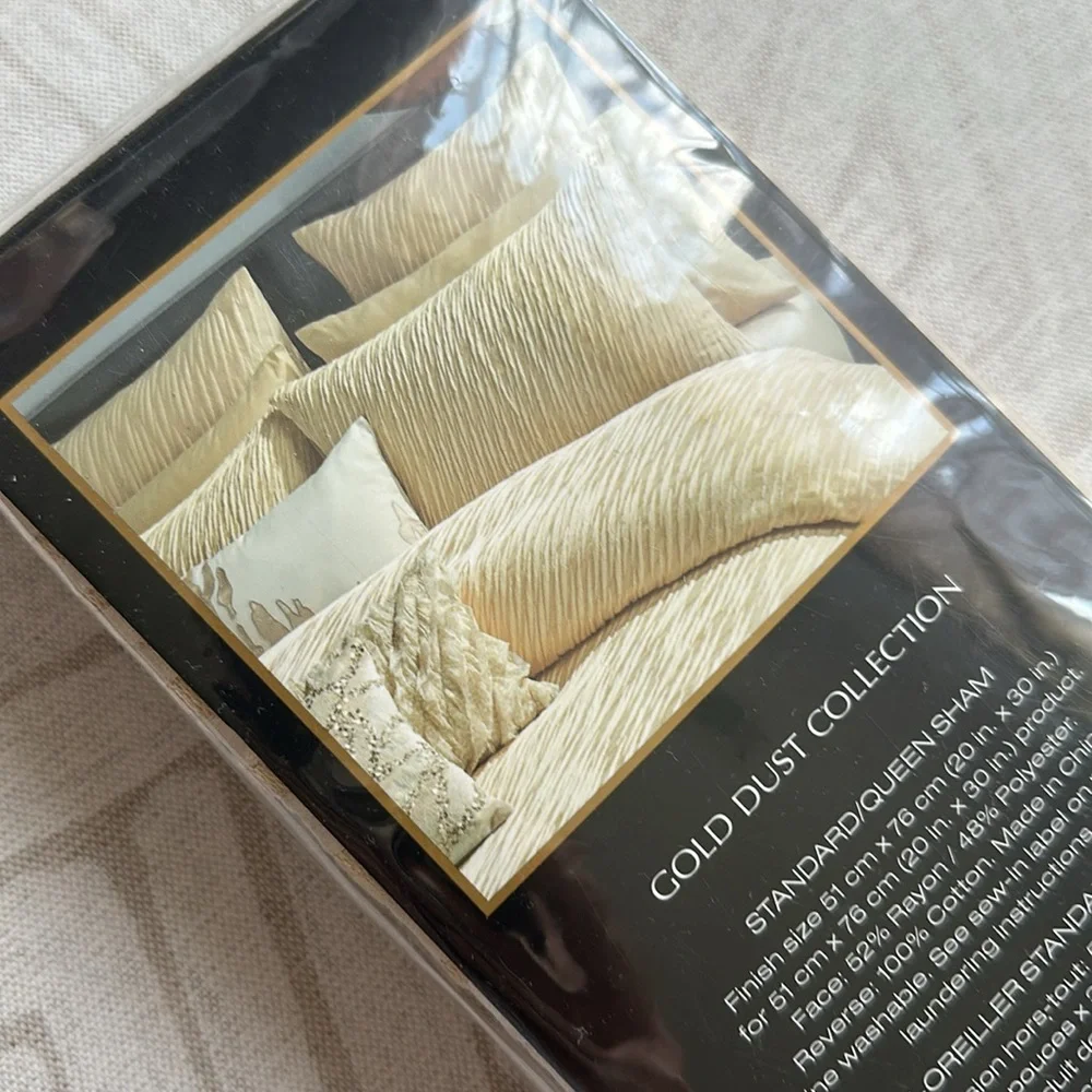 Donna Karan Home Gold Dust Standard/Queen Sham